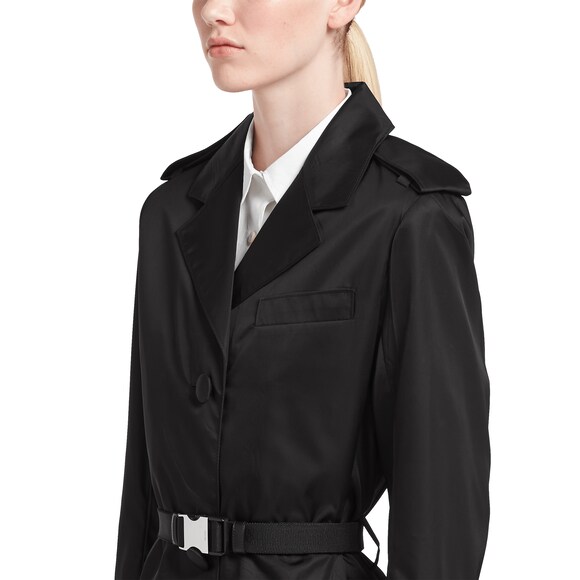 尼龙华达呢大衣