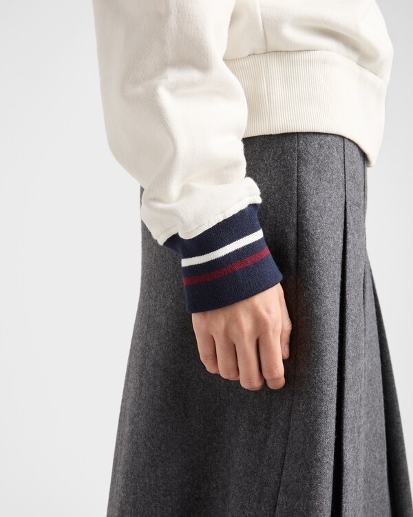 هودي من صوف قطني ناعم بسحّاب - أبيض طباشيري هودي من صوف قطني ناعم بسحّاب - أبيض طباشيري