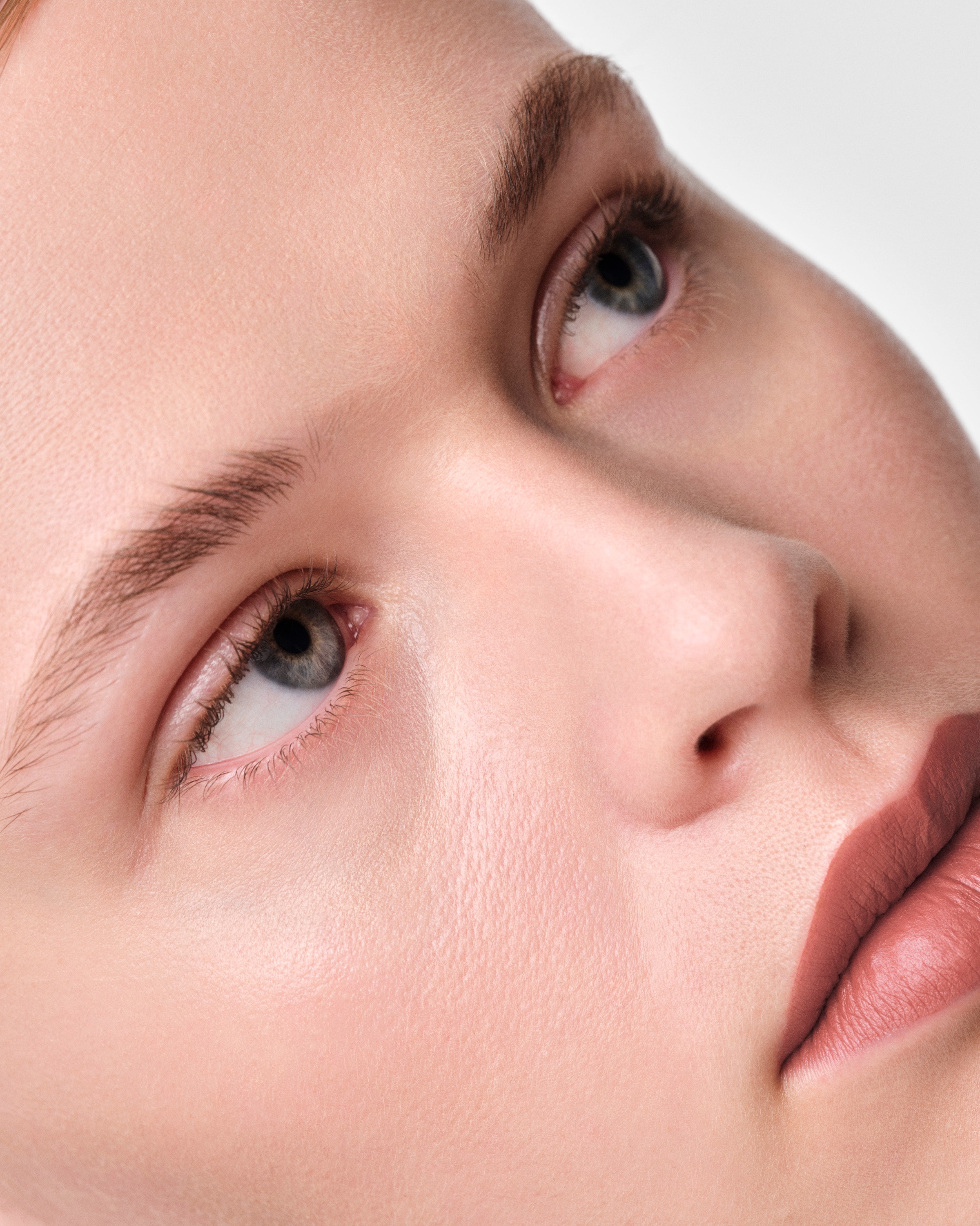 B02 - QUARTZ Prada Monochrome Hyper Matte lipstick - B02