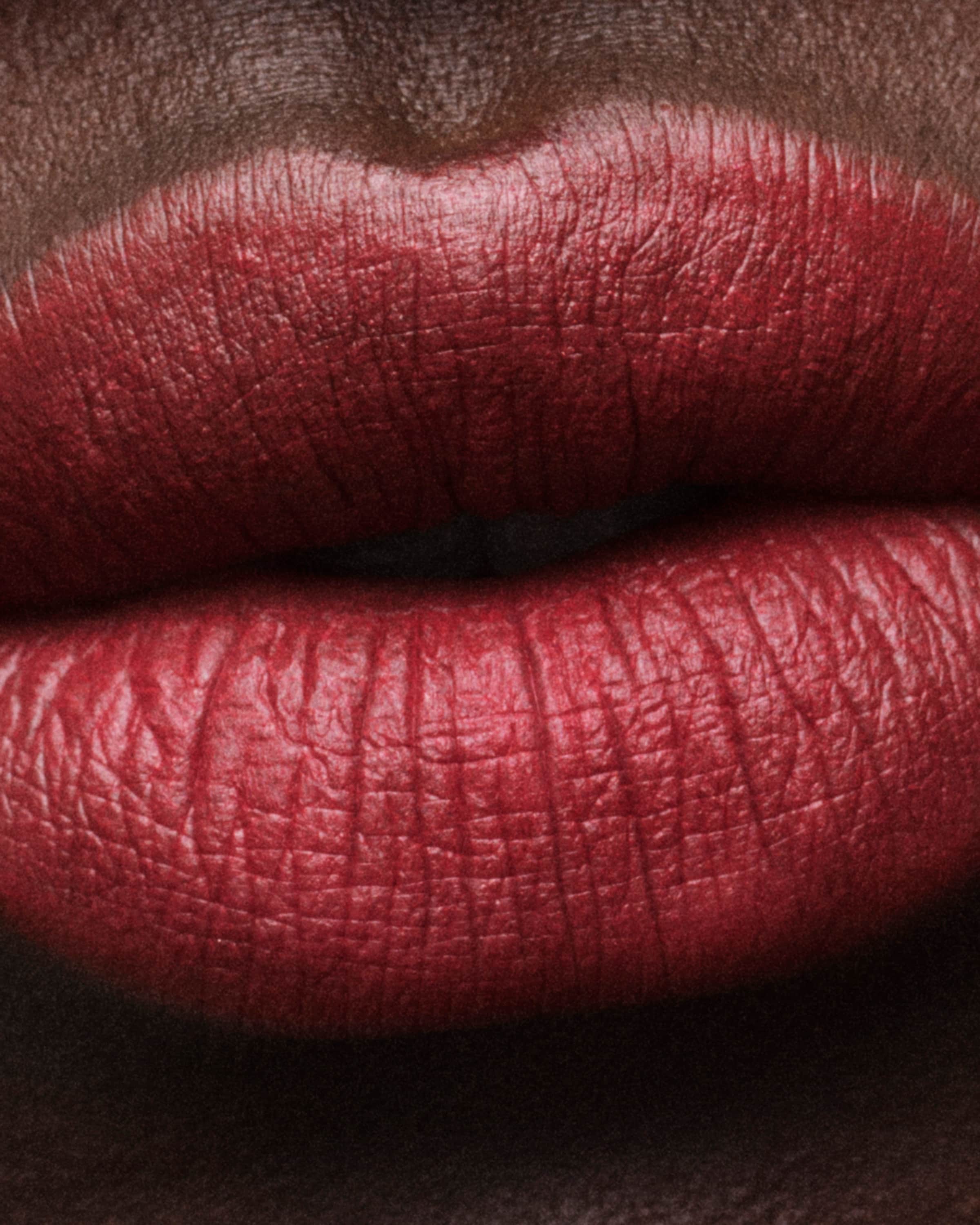 B03 - Mahogany Prada Monochrome Hyper Matte Lipstick - B03