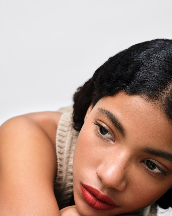 Prada Monochrome Hyper Matte lipstick - B06 - DRAGON Prada Monochrome Hyper Matte lipstick - B06 - DRAGON