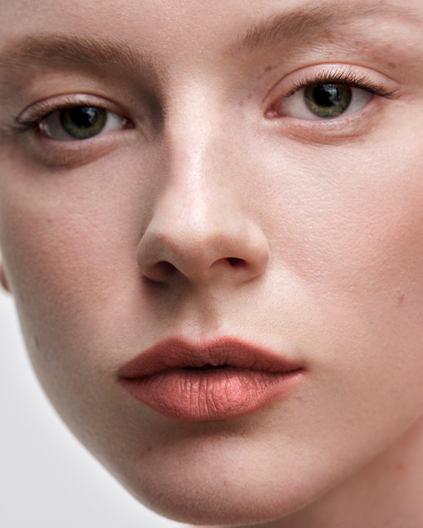 Rouge à lèvres Prada Monochrome Hyper Matte - B13 - MARRON Rouge à lèvres Prada Monochrome Hyper Matte - B13 - MARRON