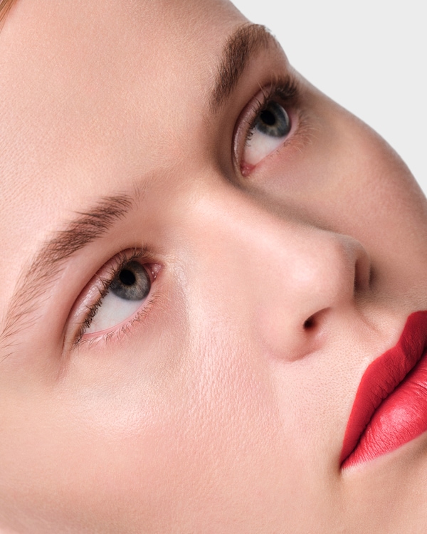 Prada Monochrome Hyper Matte lipstick - R26 - LAVA Prada Monochrome Hyper Matte lipstick - R26 - LAVA