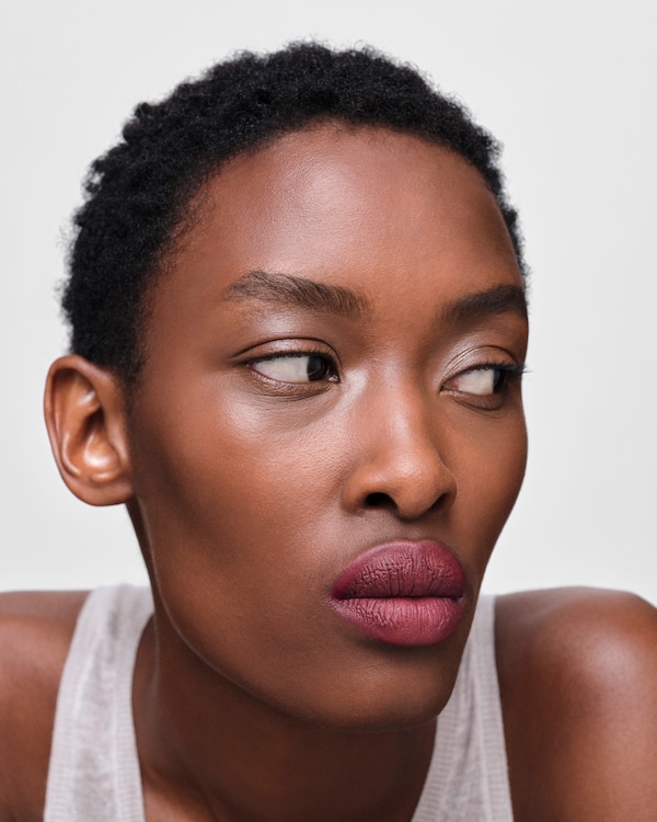 Prada Monochrome Hyper Matte Lippenstift Refill - P56 - NOTTE Prada Monochrome Hyper Matte Lippenstift Refill - P56 - NOTTE