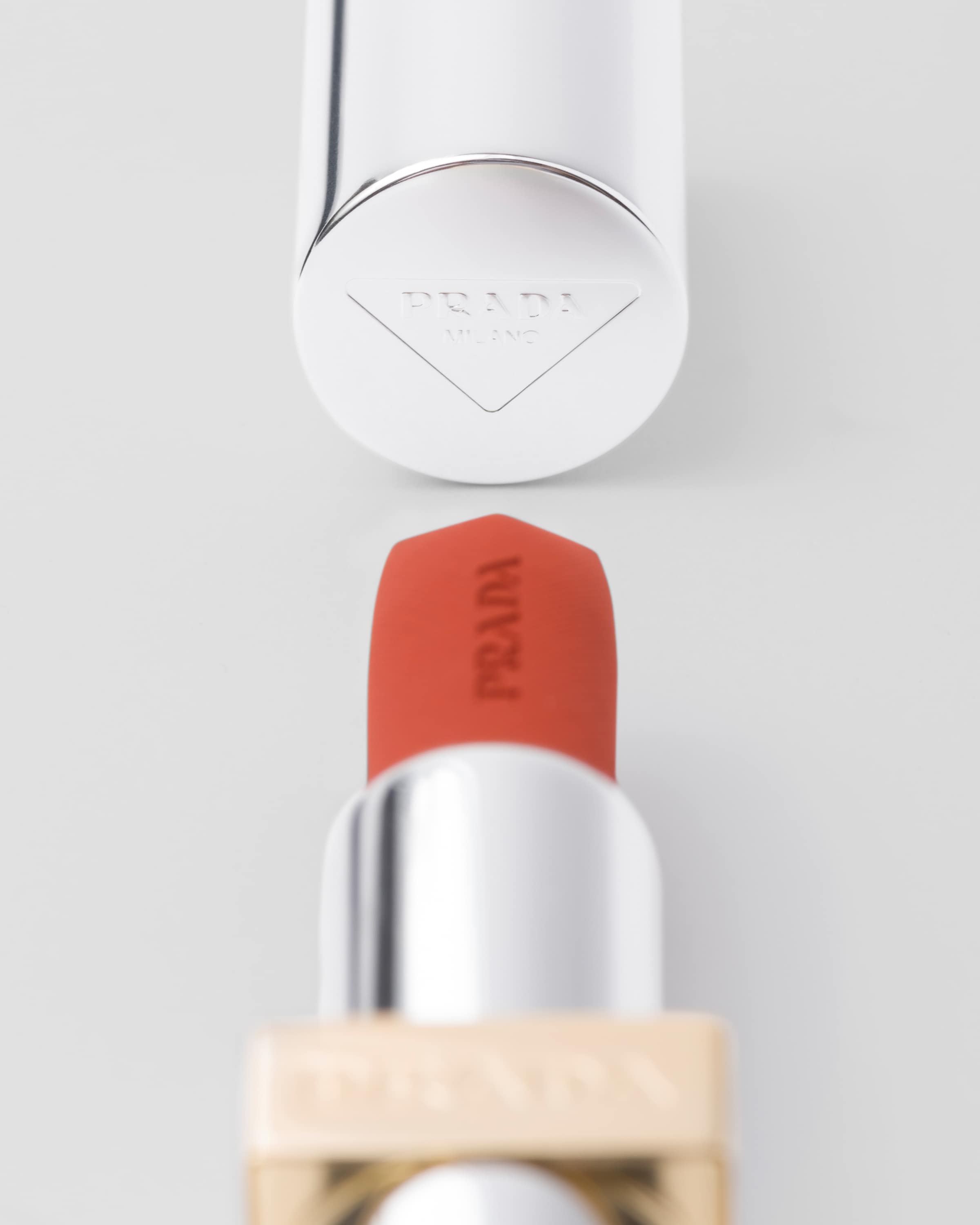 O77 Arancio Prada Monochrome Hyper Matte Lipstick O77 Arancio PRADA
