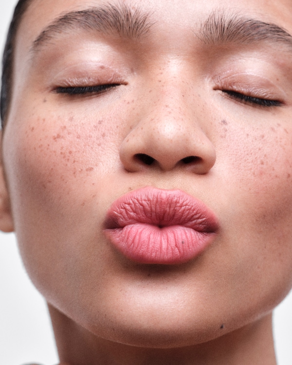 Prada Monochrome Soft Matte lipstick - O103 - SPICE MAHOGANY Prada Monochrome Soft Matte lipstick - O103 - SPICE MAHOGANY
