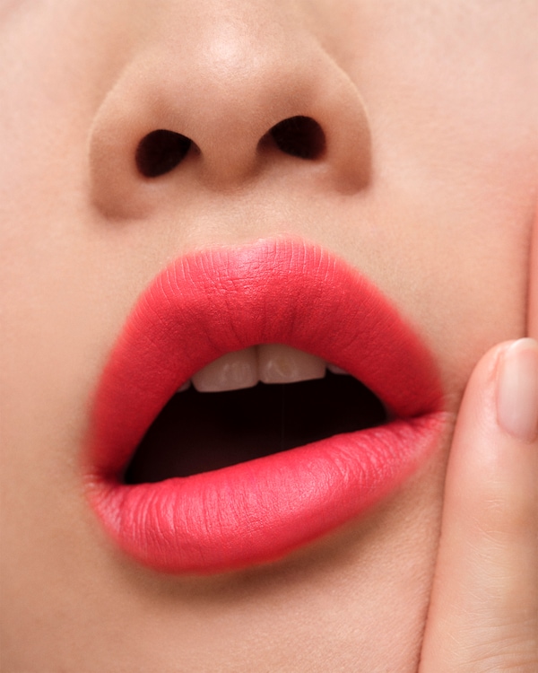 普拉达至色叠塑轻盈唇膏 - R126  - 暖柚红 普拉达至色叠塑轻盈唇膏 - R126  - 暖柚红