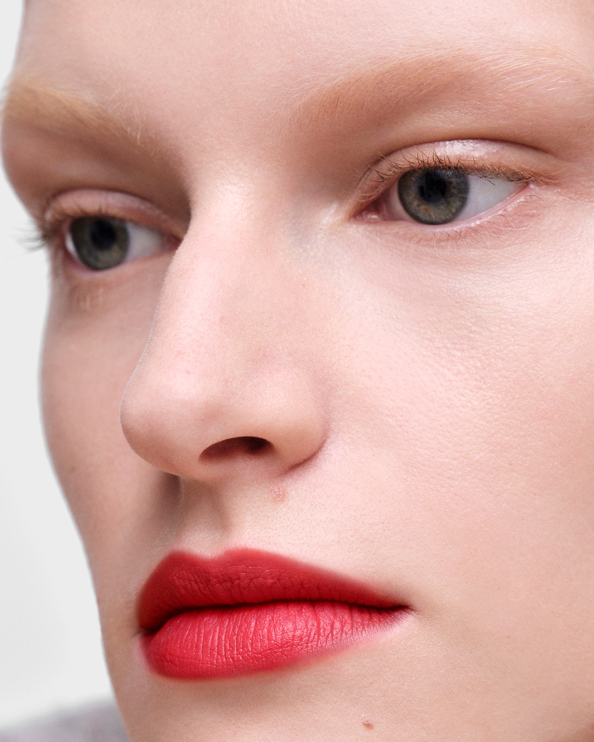 R129 Lacca Prada Monochrome Soft Matte Lipstick R129 Lacca PRADA