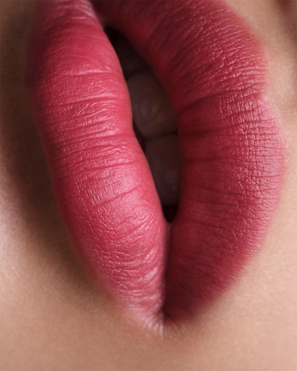 普拉达至色叠塑轻盈唇膏 - P157  - 乌梅粉 普拉达至色叠塑轻盈唇膏 - P157  - 乌梅粉