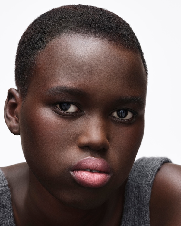 Prada Monochrome Soft Matte lipstick - P158 - MERANTI Prada Monochrome Soft Matte lipstick - P158 - MERANTI