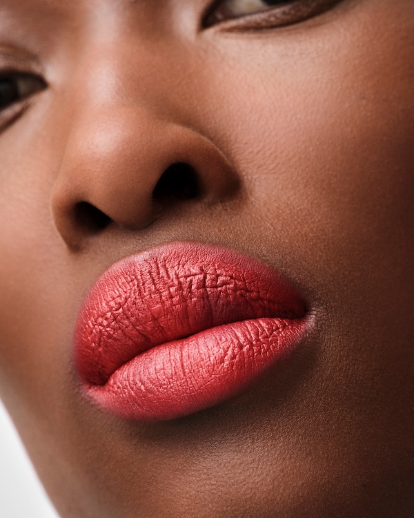 Prada Monochrome Soft Matte lipstick - O177 - FLAMINGO Prada Monochrome Soft Matte lipstick - O177 - FLAMINGO