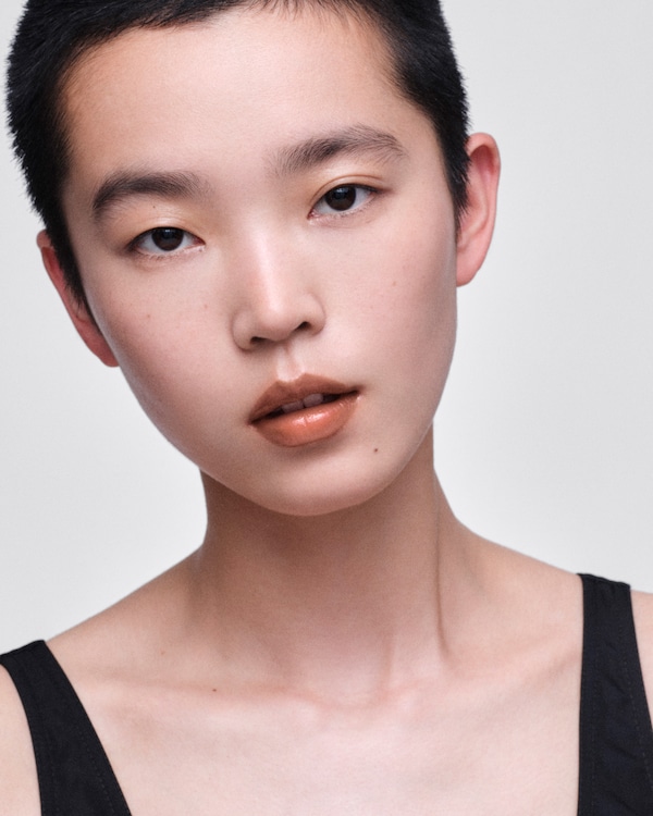Prada Reflection glossy liquid balm - P258 - BLUSHWARE Prada Reflection glossy liquid balm - P258 - BLUSHWARE