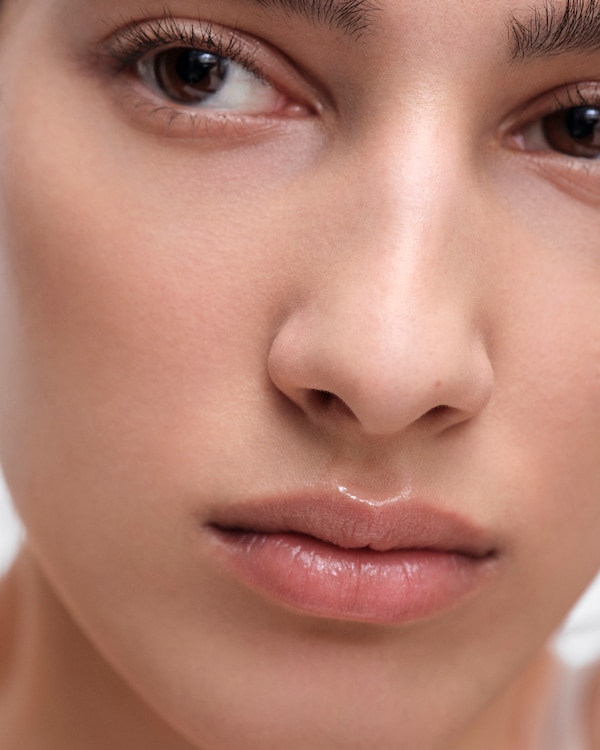 Barra de labios Prada Light Glowing - White Barra de labios Prada Light Glowing - White