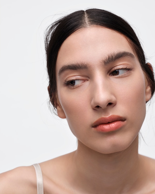 Barra de labios Prada Light Glowing - Brown Barra de labios Prada Light Glowing - Brown