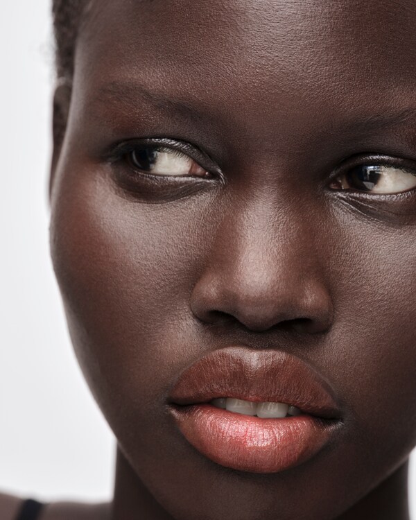 Recarga para barra de labios Prada Light Glowing - Brown Recarga para barra de labios Prada Light Glowing - Brown