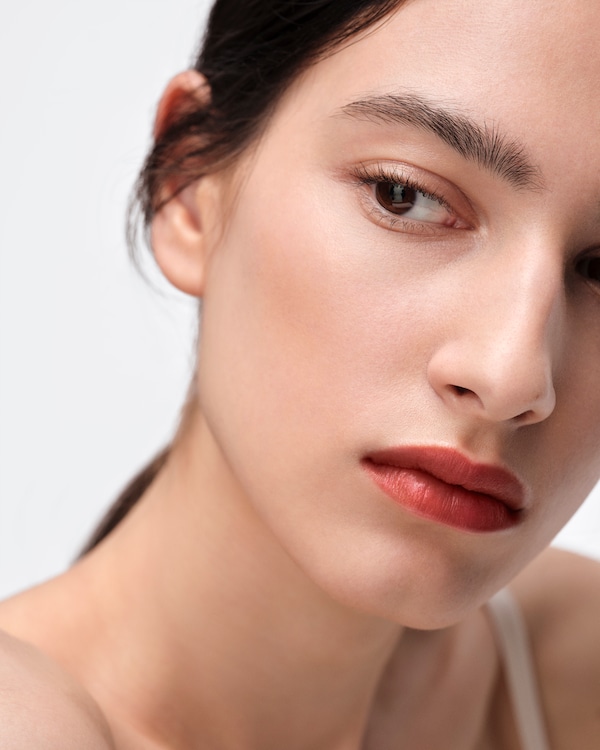 Prada Light Glowing lipcolor - Rosso - U020 로쏘 Prada Light Glowing lipcolor - Rosso - U020 로쏘