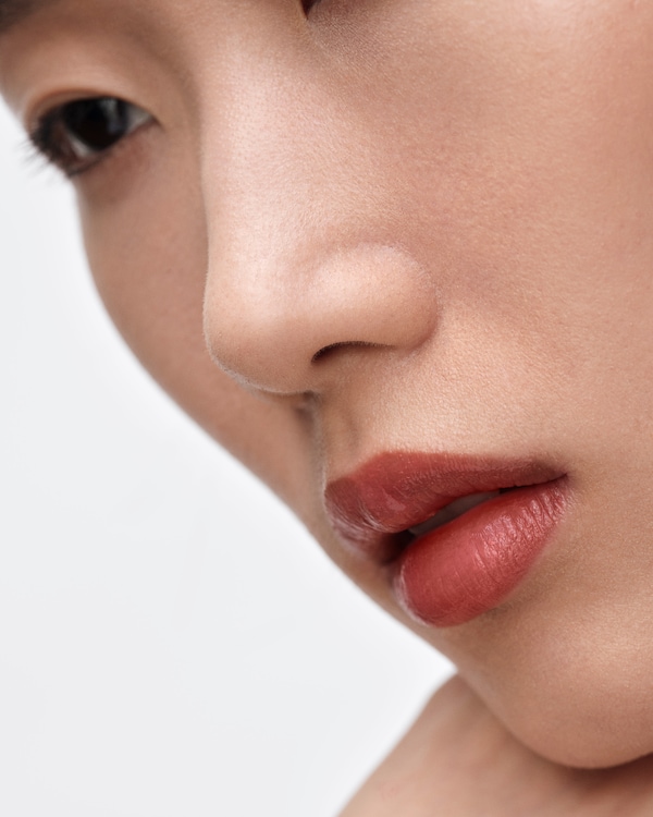 Prada Light Glowing lipcolor - Rosso - U020 로쏘 Prada Light Glowing lipcolor - Rosso - U020 로쏘