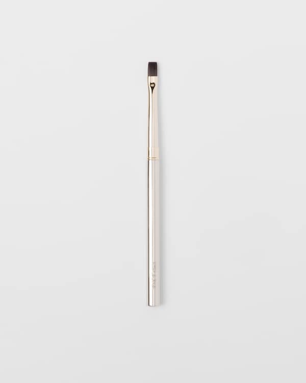 09 Lip filling brush 09 Lip filling brush