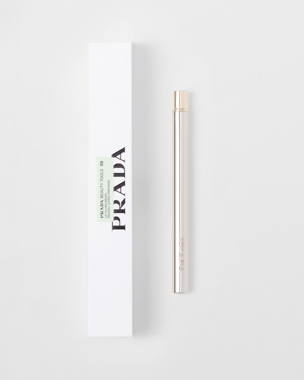 09 Lip filling brush 09 Lip filling brush