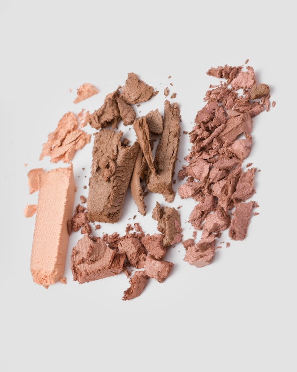 Prada Dimensions Holo Nude Eye Palette - 07 - PEONY Prada Dimensions Holo Nude Eye Palette - 07 - PEONY