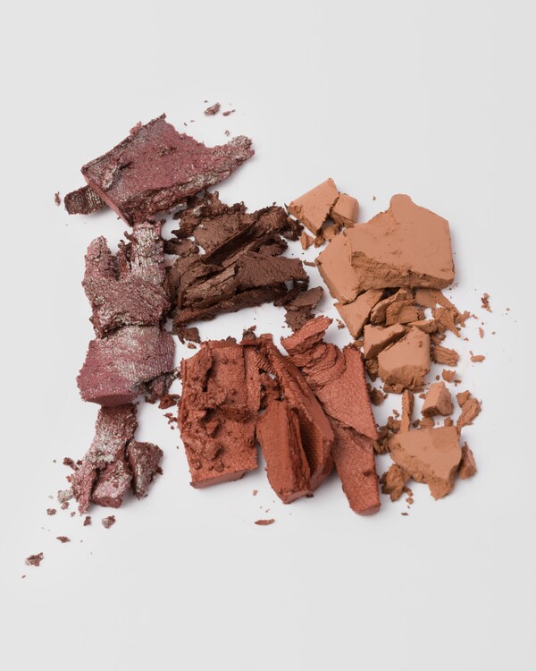 Prada Dimensions Holo Nude Eye Palette Refill - 09 - PRIMULA Prada Dimensions Holo Nude Eye Palette Refill - 09 - PRIMULA