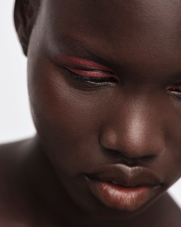 Pradalines eye pencil Pradalines eye pencil