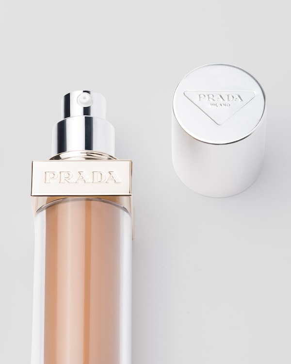 Prada Reveal Skin optimizing foundation - DN70 - DARK NEUTRAL Prada Reveal Skin optimizing foundation - DN70 - DARK NEUTRAL