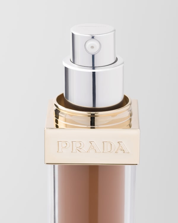 Fond de teint soin Prada Reveal - DN75 - DARK NEUTRAL Fond de teint soin Prada Reveal - DN75 - DARK NEUTRAL