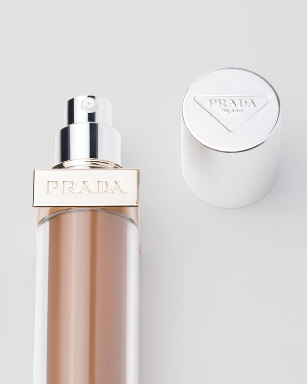 Prada Reveal Skin optimizing foundation - DW80 - DARK WARM Prada Reveal Skin optimizing foundation - DW80 - DARK WARM