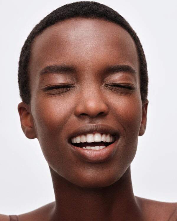 Prada Reveal Skin optimizing foundation refill - DW80 - DARK WARM Prada Reveal Skin optimizing foundation refill - DW80 - DARK WARM