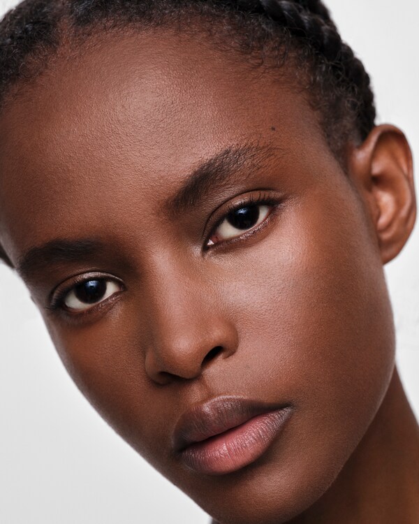 Prada Reveal Skin optimizing foundation - DW85 - DARK WARM Prada Reveal Skin optimizing foundation - DW85 - DARK WARM