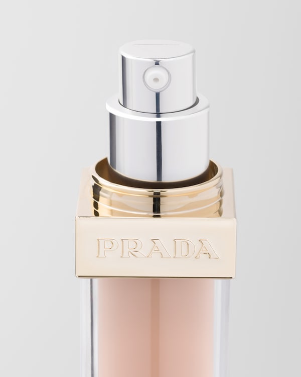 Prada Reveal Skin optimizing foundation - LC5 - LIGHT COOL Prada Reveal Skin optimizing foundation - LC5 - LIGHT COOL