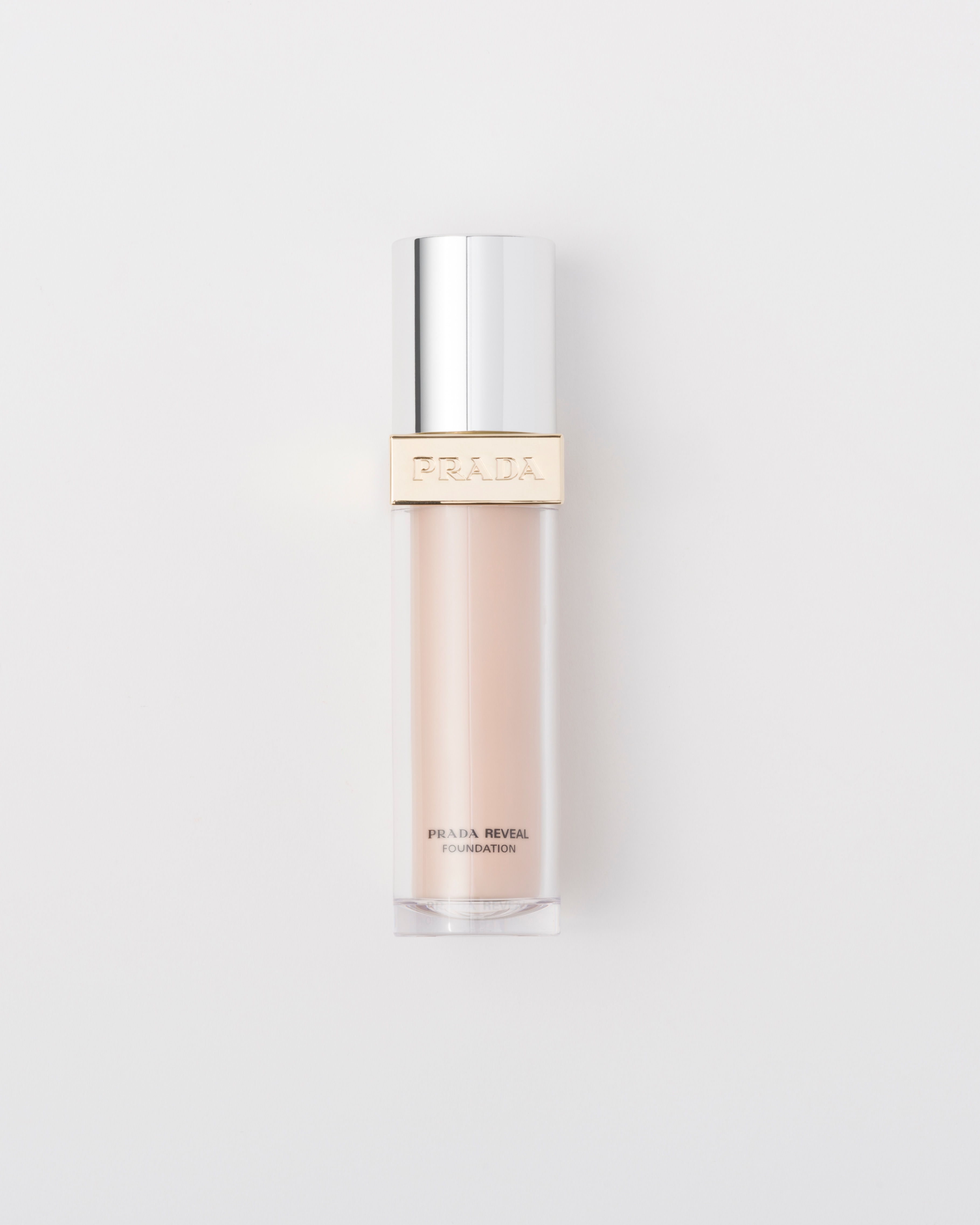 Lc5 クールベースのとても明るい色 Prada Reveal Skin