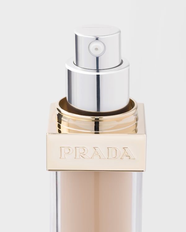 Prada Reveal Skin optimizing foundation - LW5 - LIGHT WARM Prada Reveal Skin optimizing foundation - LW5 - LIGHT WARM