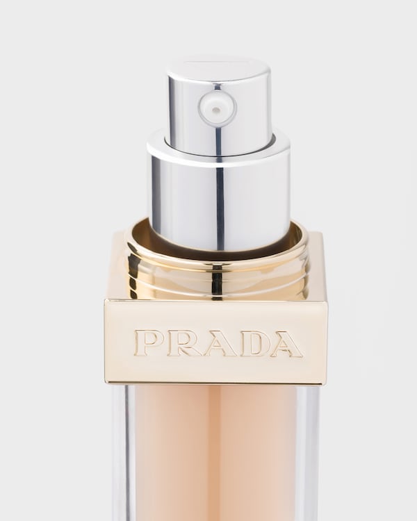 Prada Reveal Skin optimizing foundation - LW10 - LIGHT WARM Prada Reveal Skin optimizing foundation - LW10 - LIGHT WARM