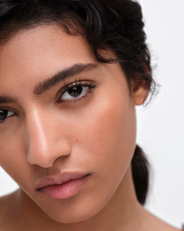 Prada Reveal Skin optimizing foundation - MW40 - MEDIUM WARM Prada Reveal Skin optimizing foundation - MW40 - MEDIUM WARM