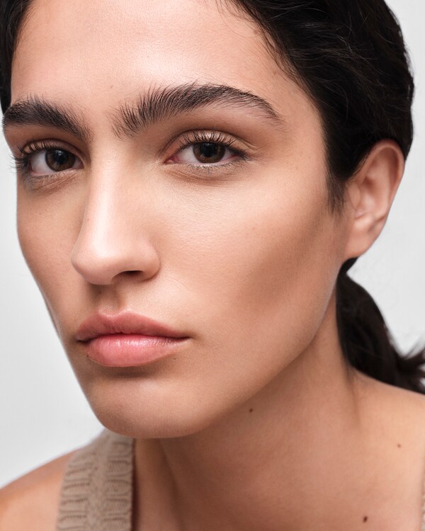 Prada Reveal Skin optimizing foundation - MW55 - MEDIUM WARM Prada Reveal Skin optimizing foundation - MW55 - MEDIUM WARM