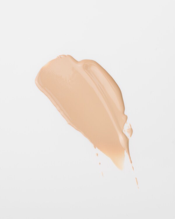 Prada Reveal Skin Optimizing Foundation - LC5 - LIGHT COOL Prada Reveal Skin Optimizing Foundation - LC5 - LIGHT COOL