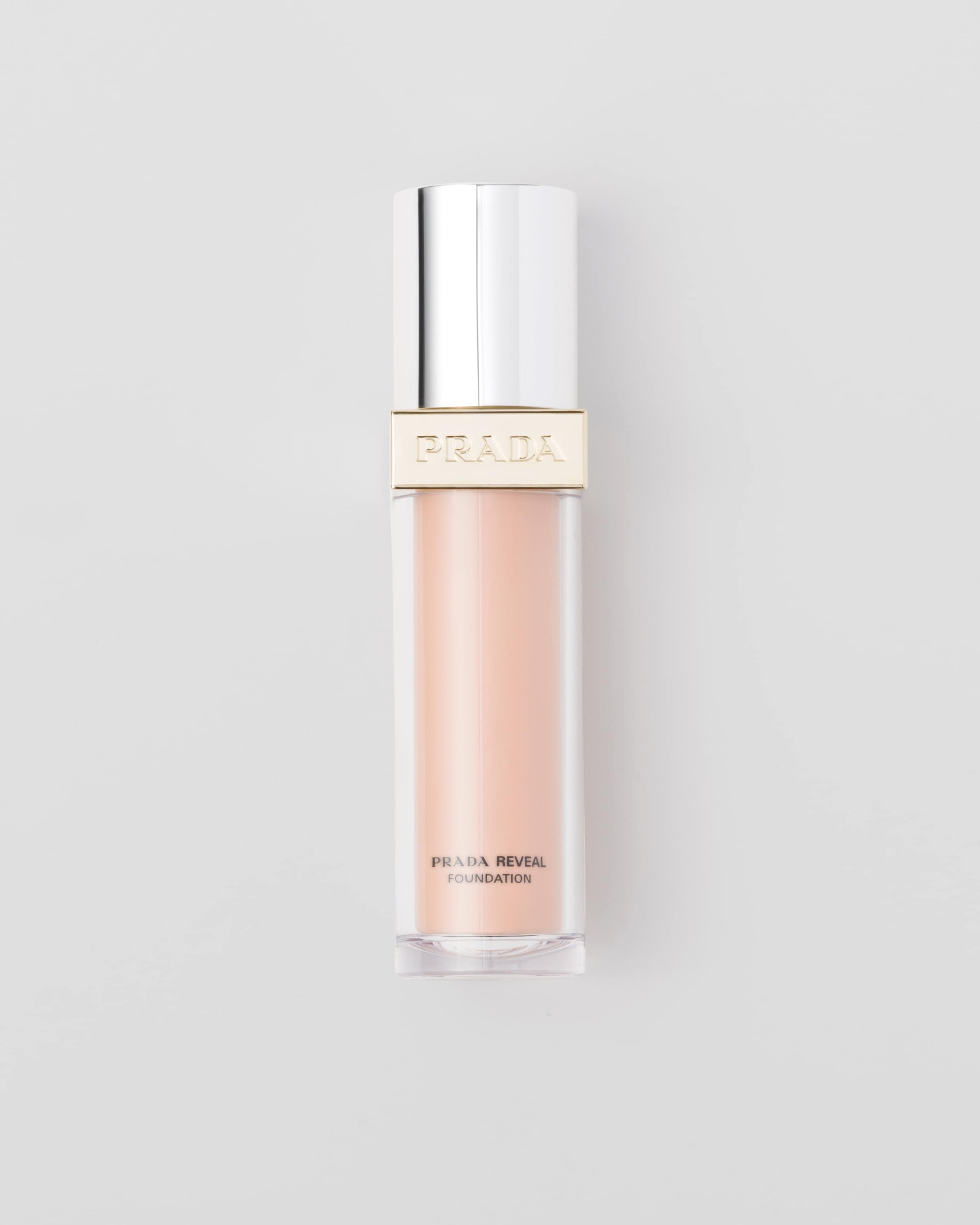 LC10 - LIGHT COOL Prada Reveal Skin optimizing foundation