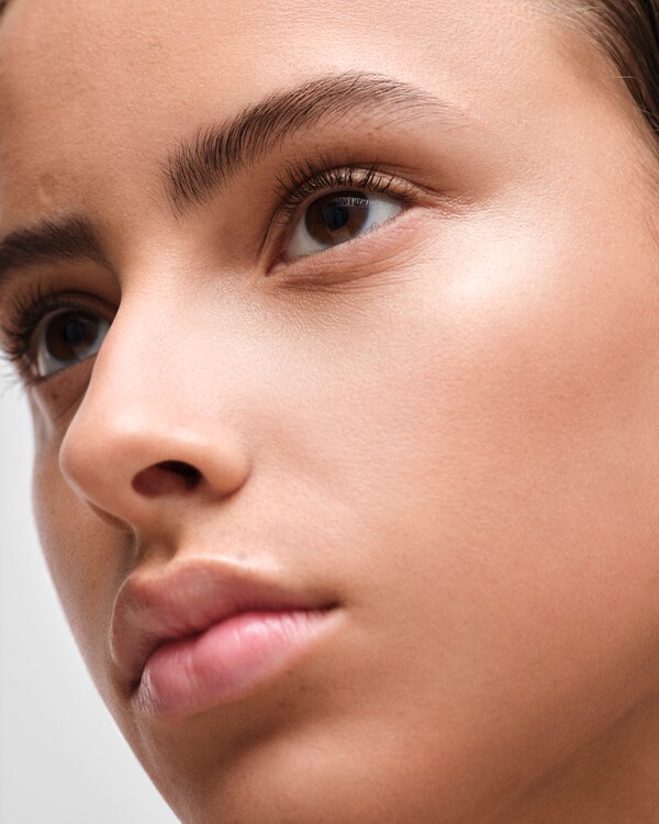 Prada Reveal Skin optimizing foundation - LN25 - LIGHT NEUTRAL Prada Reveal Skin optimizing foundation - LN25 - LIGHT NEUTRAL