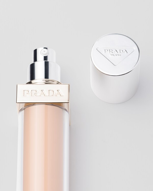 Prada Reveal Skin optimizing foundation - LN25 - LIGHT NEUTRAL Prada Reveal Skin optimizing foundation - LN25 - LIGHT NEUTRAL