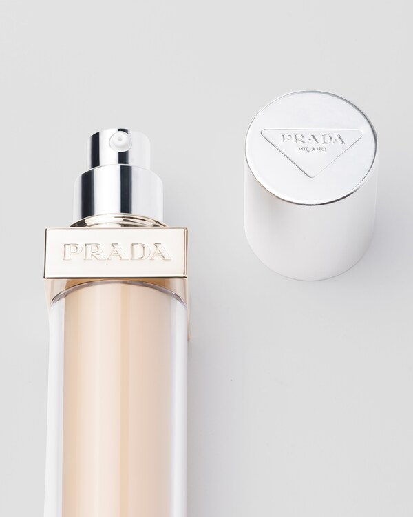 Prada Reveal Skin optimizing foundation - LW5 - LIGHT WARM Prada Reveal Skin optimizing foundation - LW5 - LIGHT WARM