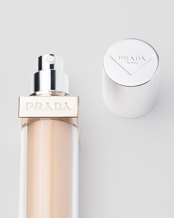 Prada Reveal Skin optimizing foundation - LW10 - LIGHT WARM Prada Reveal Skin optimizing foundation - LW10 - LIGHT WARM