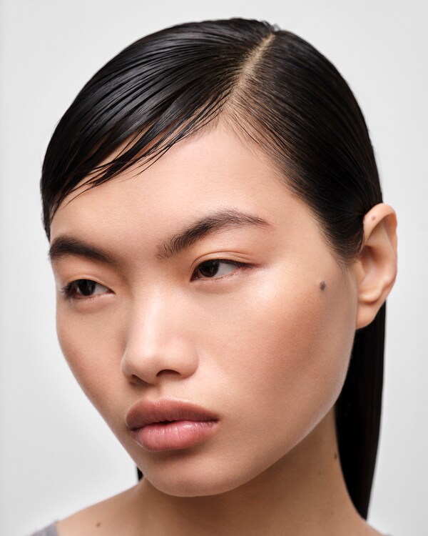 Prada Reveal Skin optimizing foundation refill - LW10 - LIGHT WARM - LW10 - LIGHT WARM Prada Reveal Skin optimizing foundation refill - LW10 - LIGHT WARM - LW10 - LIGHT WARM