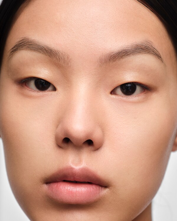 Prada Reveal Skin optimizing foundation - MW45 - MEDIUM WARM Prada Reveal Skin optimizing foundation - MW45 - MEDIUM WARM