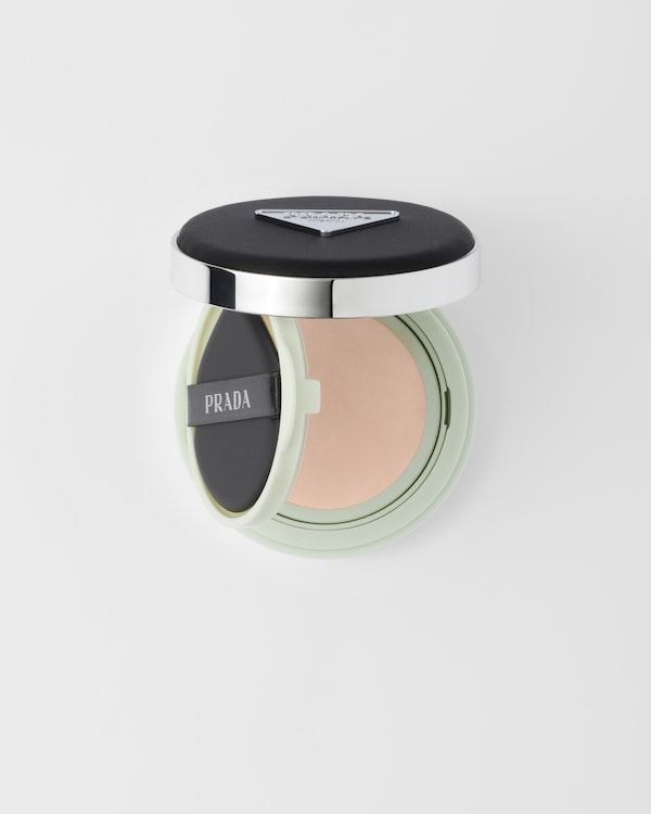 Prada Reveal Mesh Cushion Foundation - LC5 - LIGHT COOL Prada Reveal Mesh Cushion Foundation - LC5 - LIGHT COOL