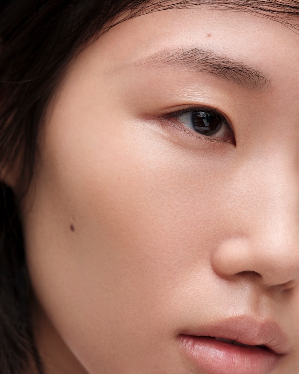 Prada Reveal Mesh Cushion Foundation - LN5 - LIGHT NEUTRAL Prada Reveal Mesh Cushion Foundation - LN5 - LIGHT NEUTRAL