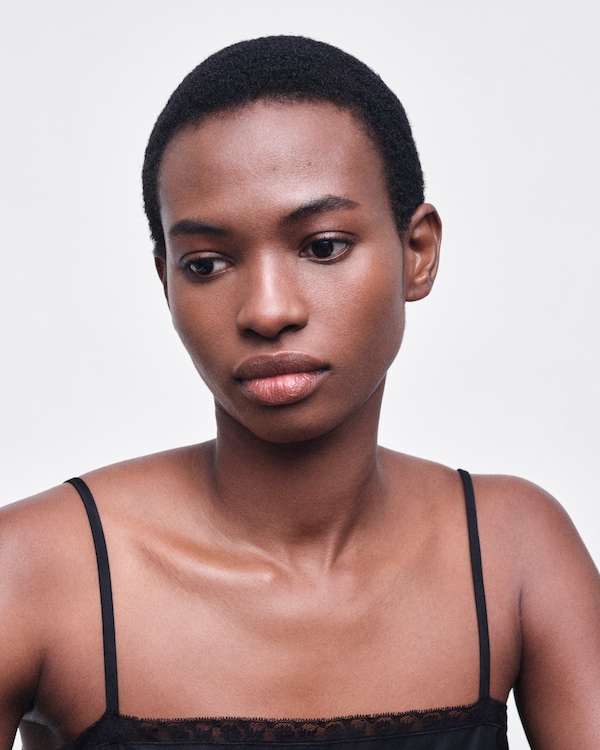 Prada Concealer - DN7 - DARK NEUTRAL Prada Concealer - DN7 - DARK NEUTRAL