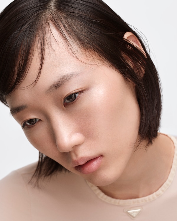 Prada Light Glowing powder refill - 01 CHAMPAGNE Prada Light Glowing powder refill - 01 CHAMPAGNE