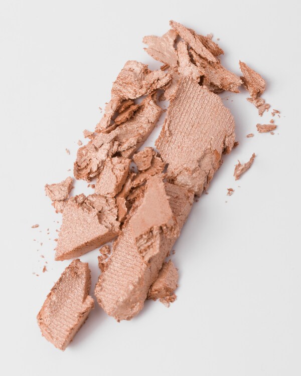 Prada Light Glowing powder refill - 01 CHAMPAGNE Prada Light Glowing powder refill - 01 CHAMPAGNE